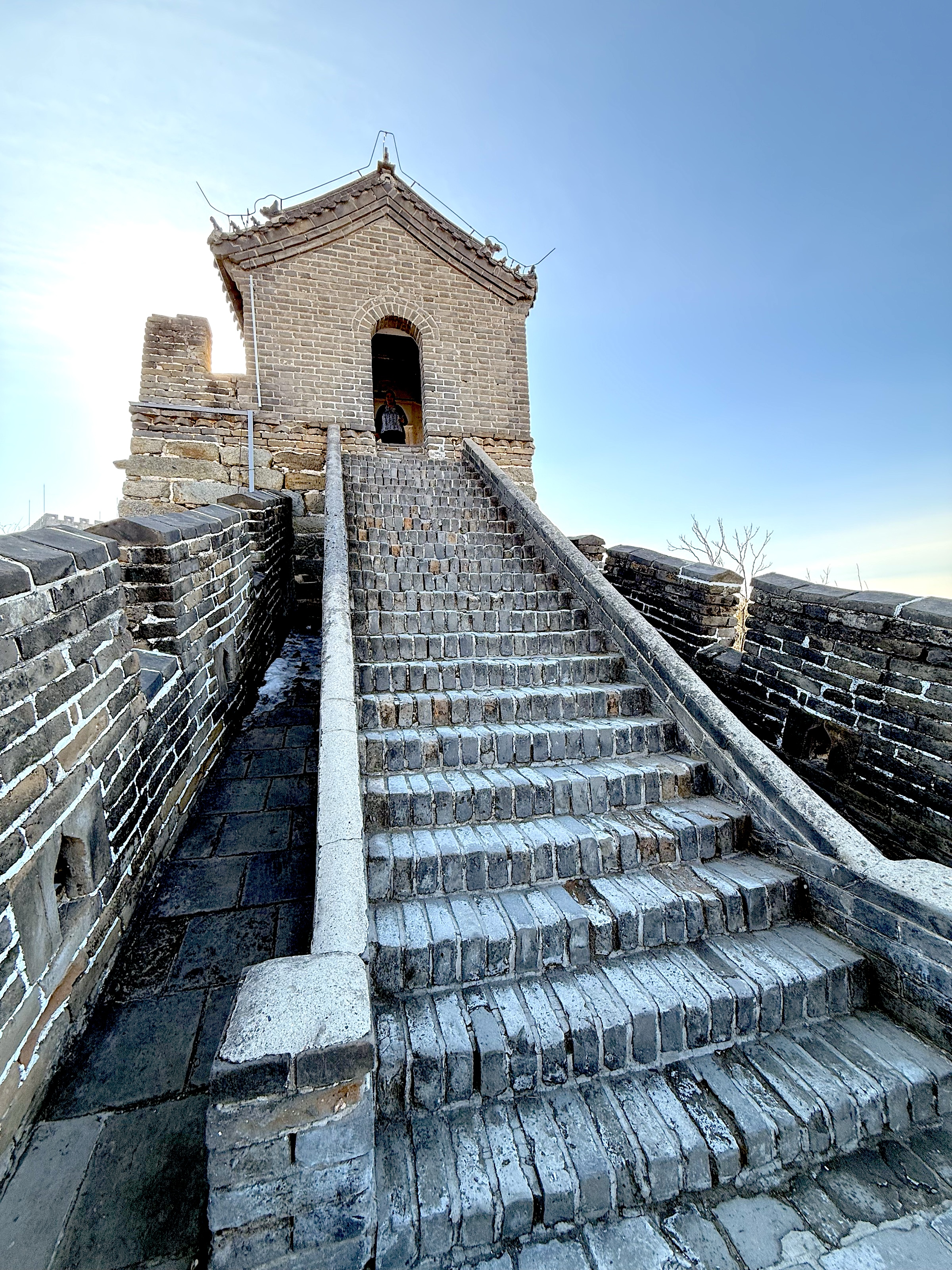 Steile Stufen der Großen Mauer